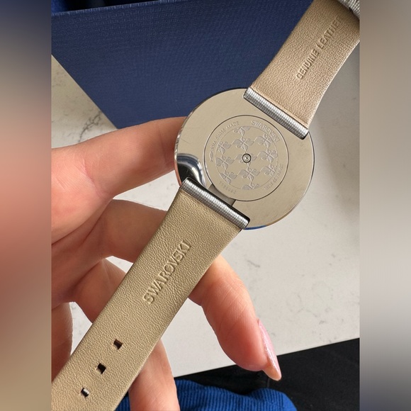 Swarovski Crystalline Silver Dial Stainless Steel Quartz Ladies Watch - Picture 3 of 7